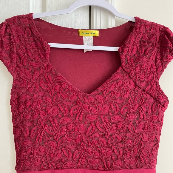 ModCloth Yellow Star Burgundy Embroidered dress size M - Picture 2 of 4
